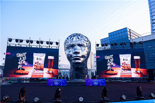 FIFA总决赛：黄飞红助威电竞选手，荣耀征途即将开启